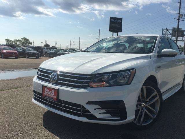 2017 Volkswagen Passat 1.8T R-Line 4dr Sedan